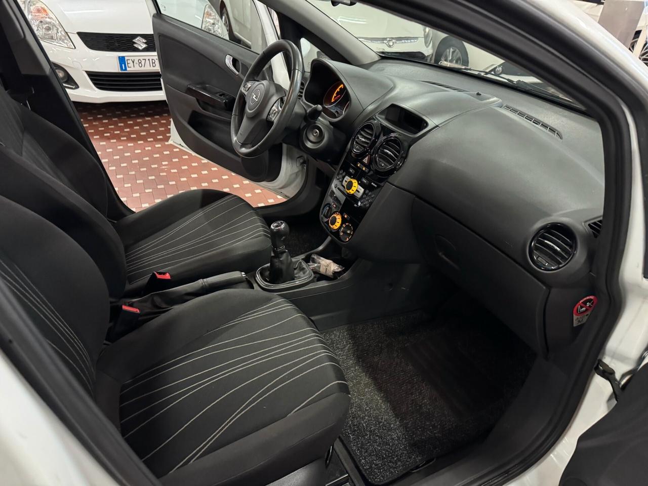 Opel Corsa 1.2 5 porte Club - IDEALE PER NEOPATENTATI