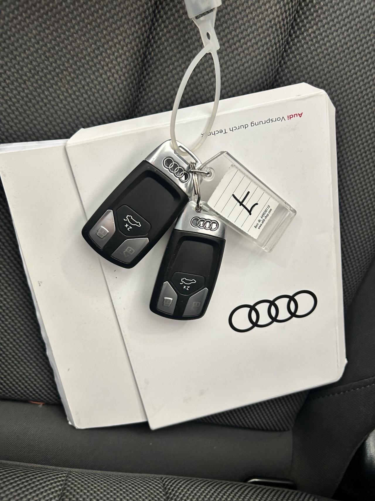 Audi A4 Avant 30 TDI/136 CV S tronic