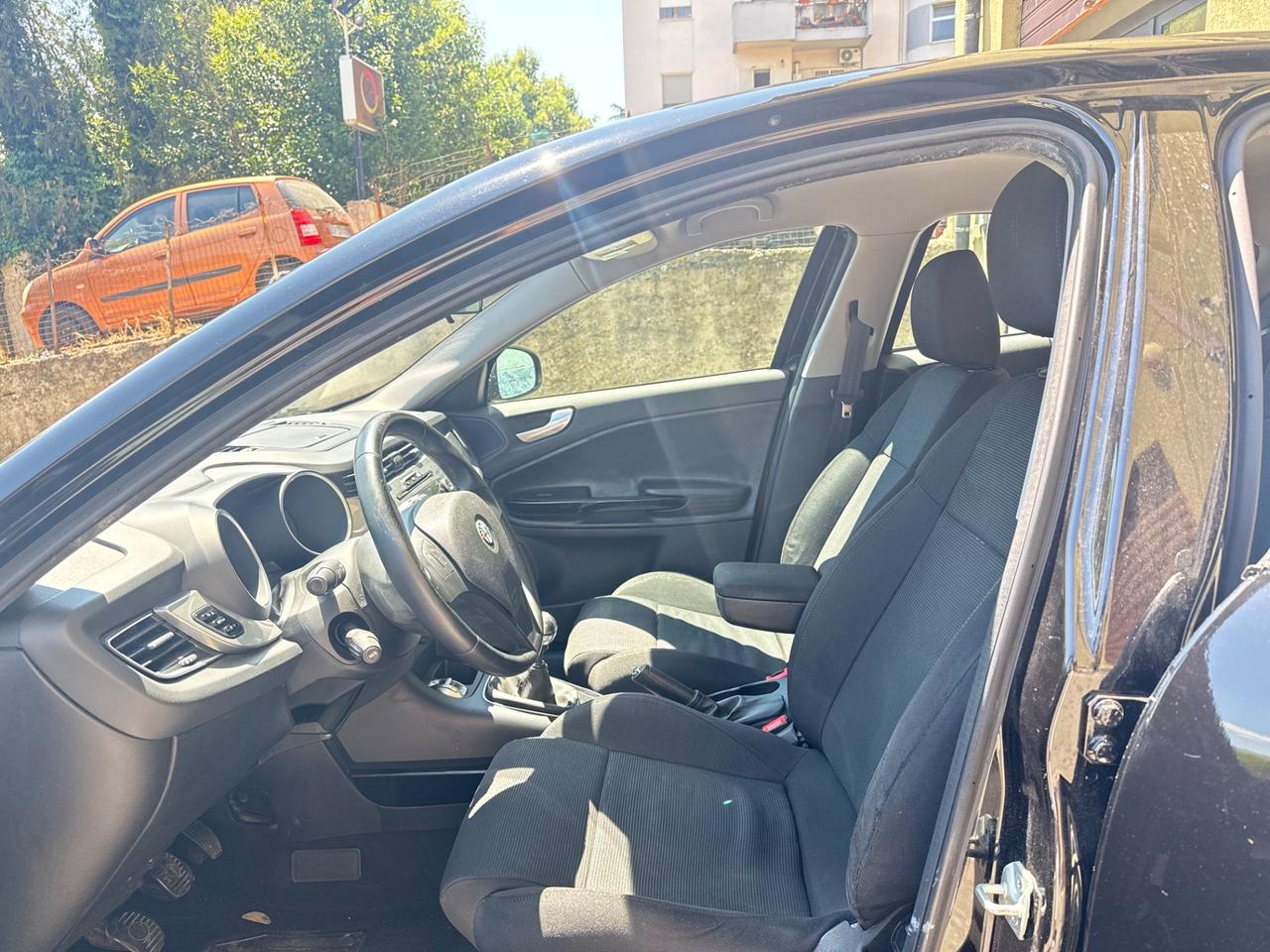 Alfa Romeo Giulietta 1.6 JTDm-2 105 CV Distinctive