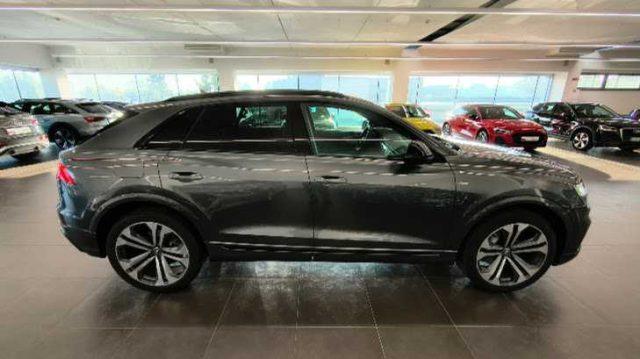 AUDI Q8 45 TDI quattro tiptronic Sport