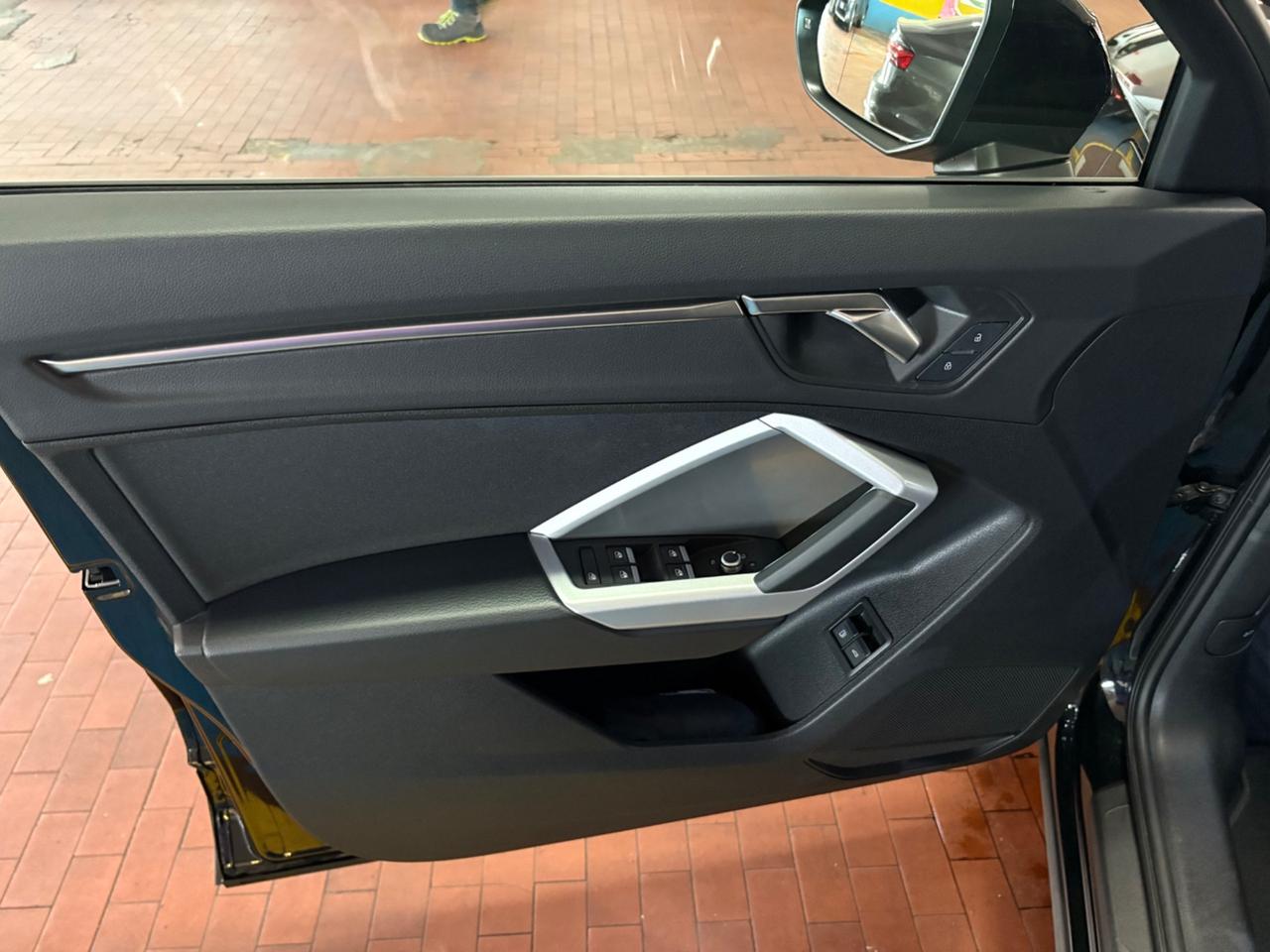Audi Q3 45 TFSI e S tronic Business