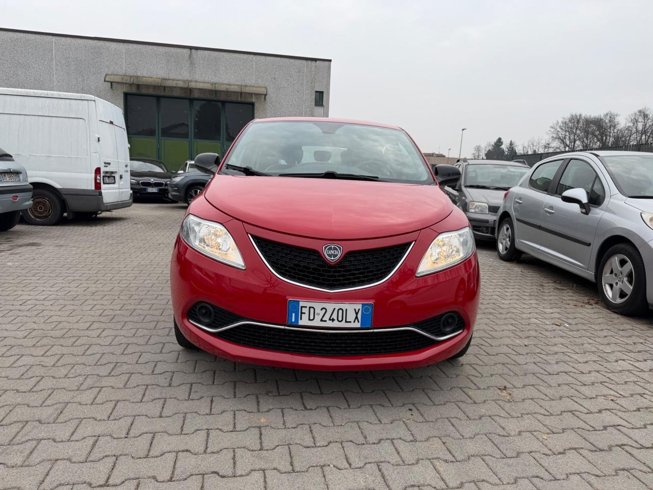 Lancia Ypsilon 1.2 69 CV 5 porte Platinum