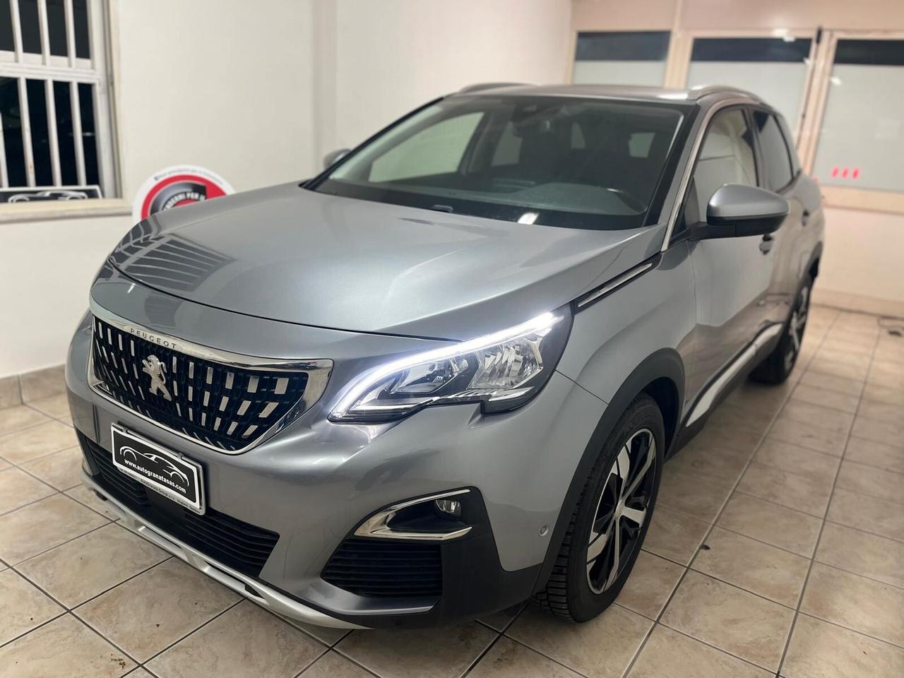 Peugeot 3008 1.5 BlueHDi 130 aut. Allure/ LED Navi Retro