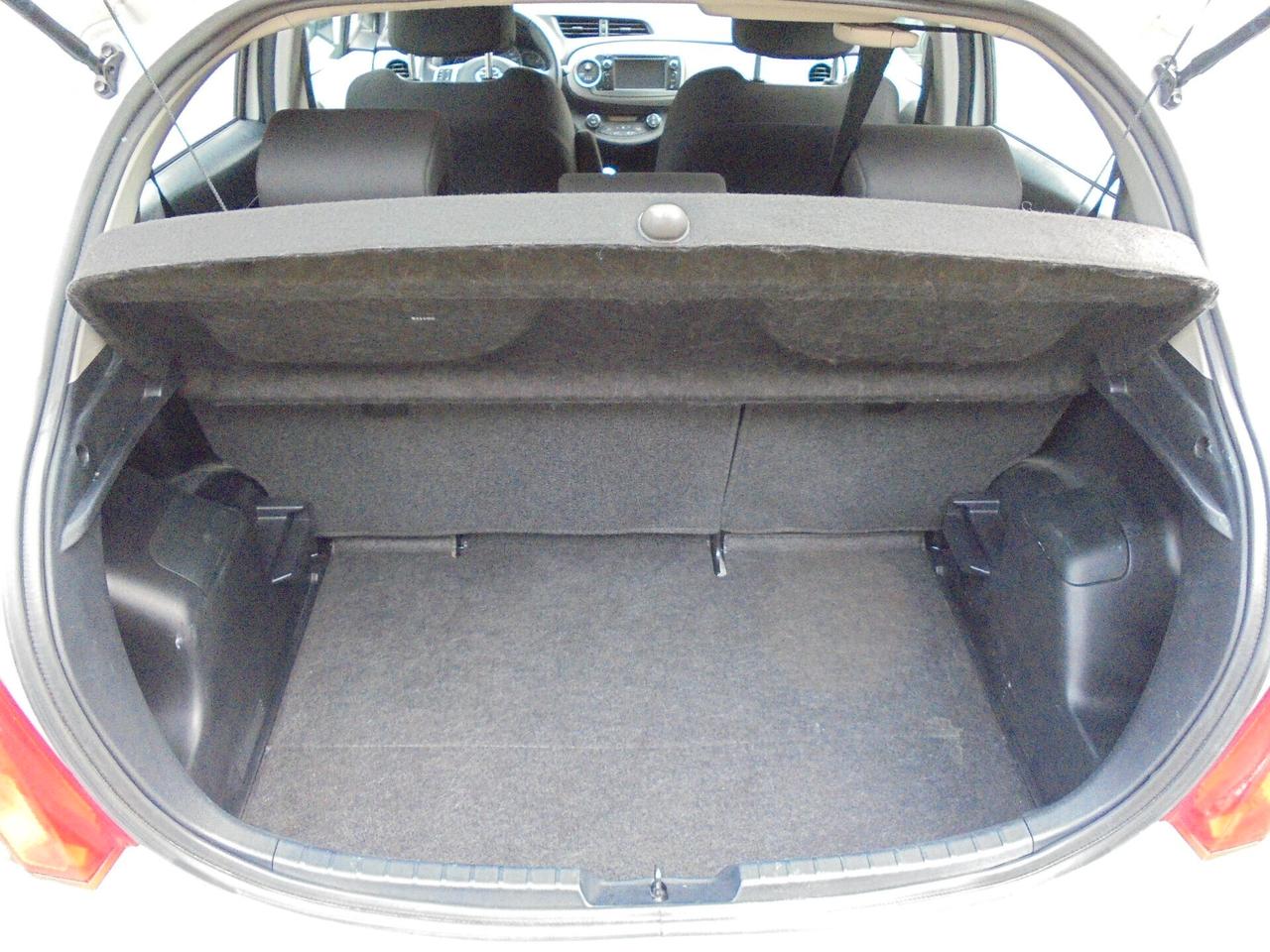 TOYOTA YARIS 1.0 VVT-i 5P LOUNGE – UNIPROPRIETARIO-
