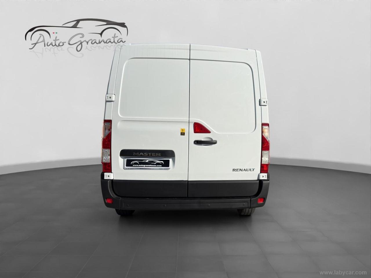 Master T28 2.3dCi135 PC-TM Furg. Ice