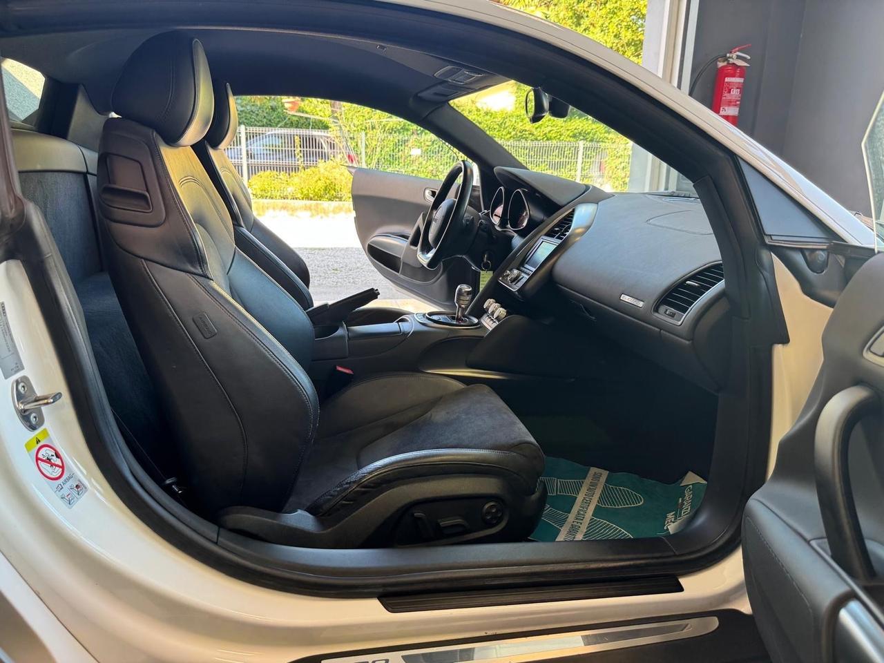 Audi R8 4.2 V8 FSI quattro R tronic