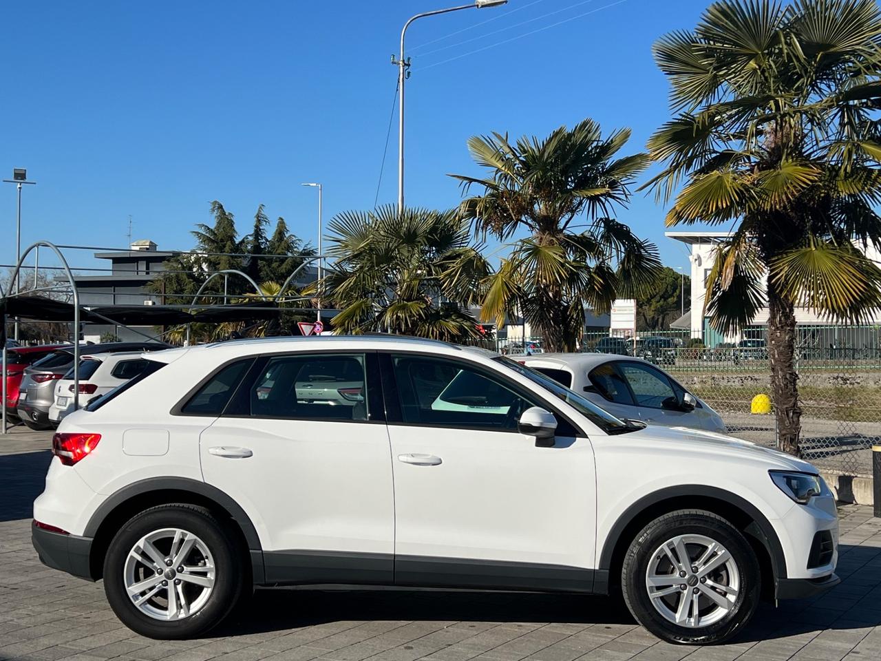 Audi Q3 40 TDI quattro S tronic Business