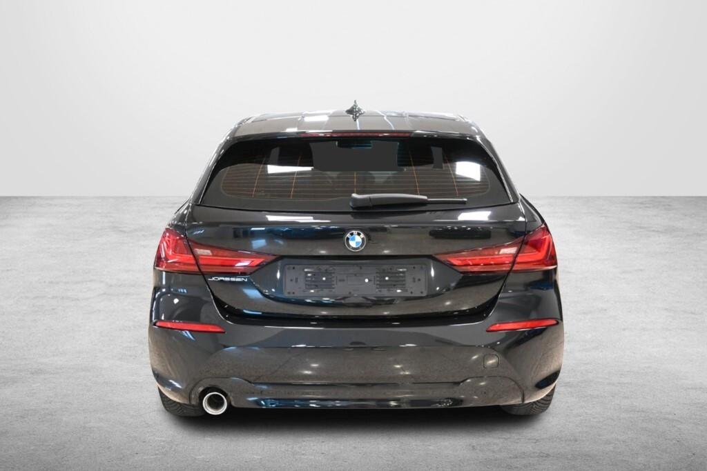 Bmw 116 116D 6M BUSINESS ADVANTAGE ( FARI LED - COCKPIT PDC NAVI MIRROR CRUISE ) KM 23000