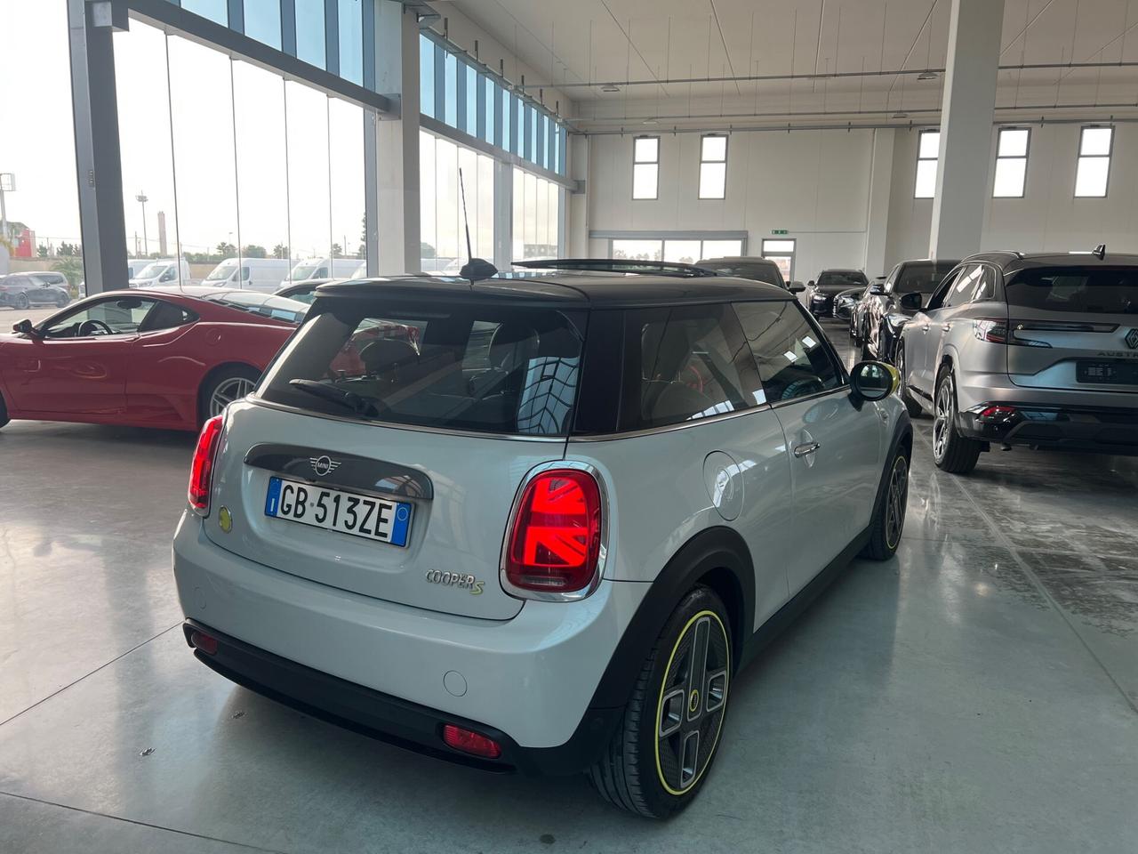 Mini Cooper SE offerta T-Stock prezzo imperdibile
