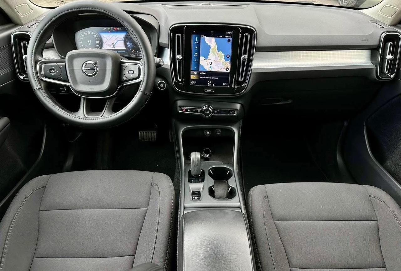 Volvo XC40 2.0 d3 150CV Momentum Pro Geartronic