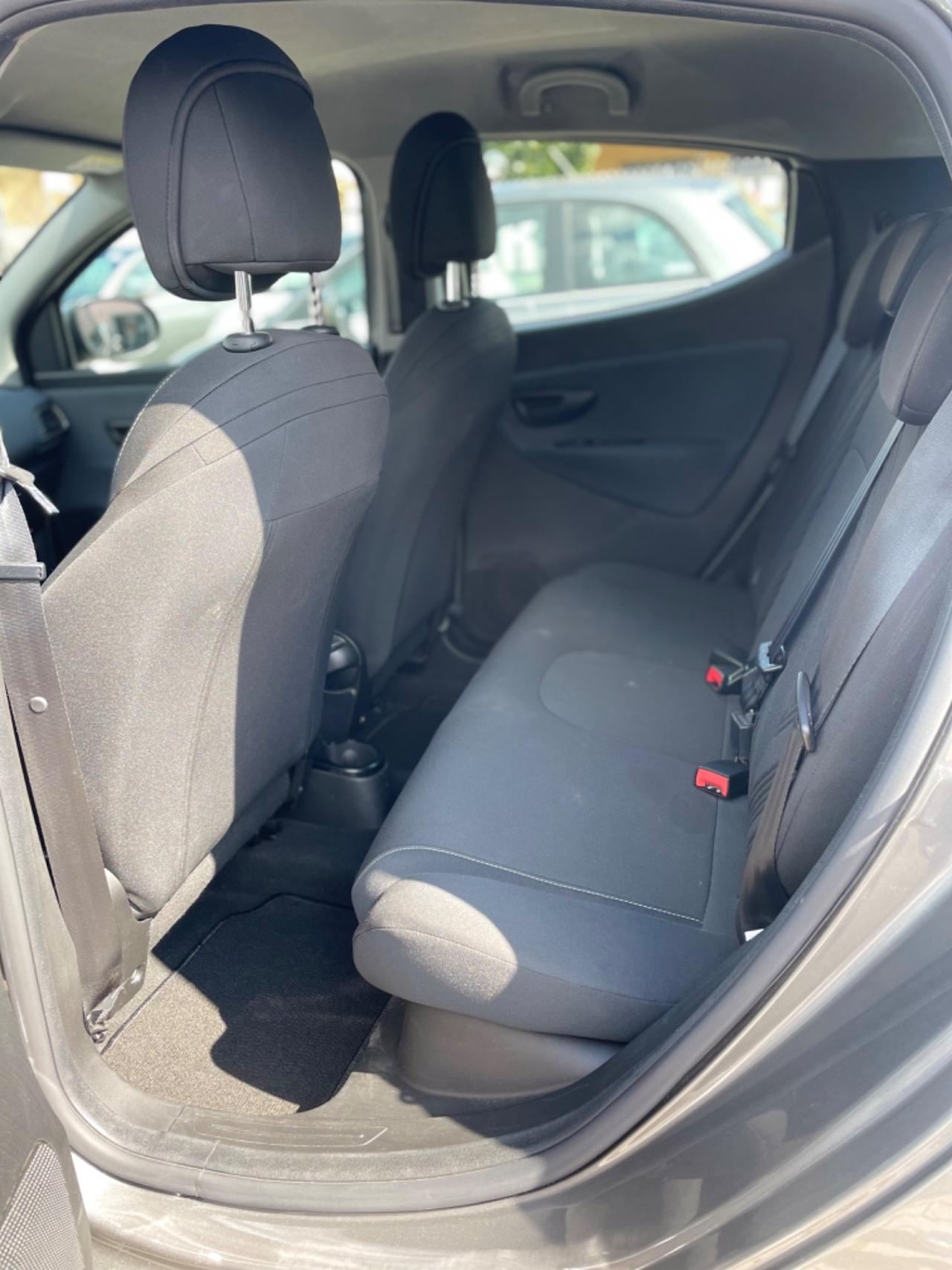 Lancia Ypsilon 1.0 FireFly 5 porte S&S Hybrid UnYca