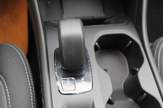 VOLVO XC40 B3 automatico Core-PRONTA CONSEGNA