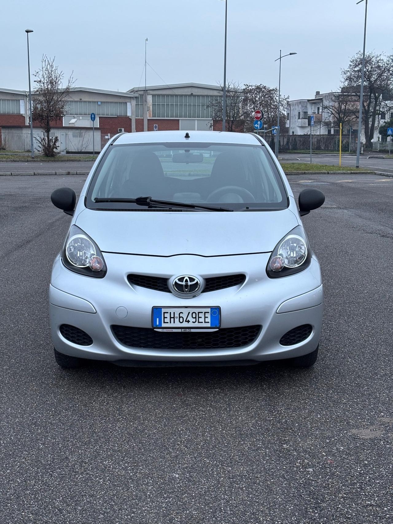 Toyota Aygo 1.0 12V VVT-i 5 porte Now Connect