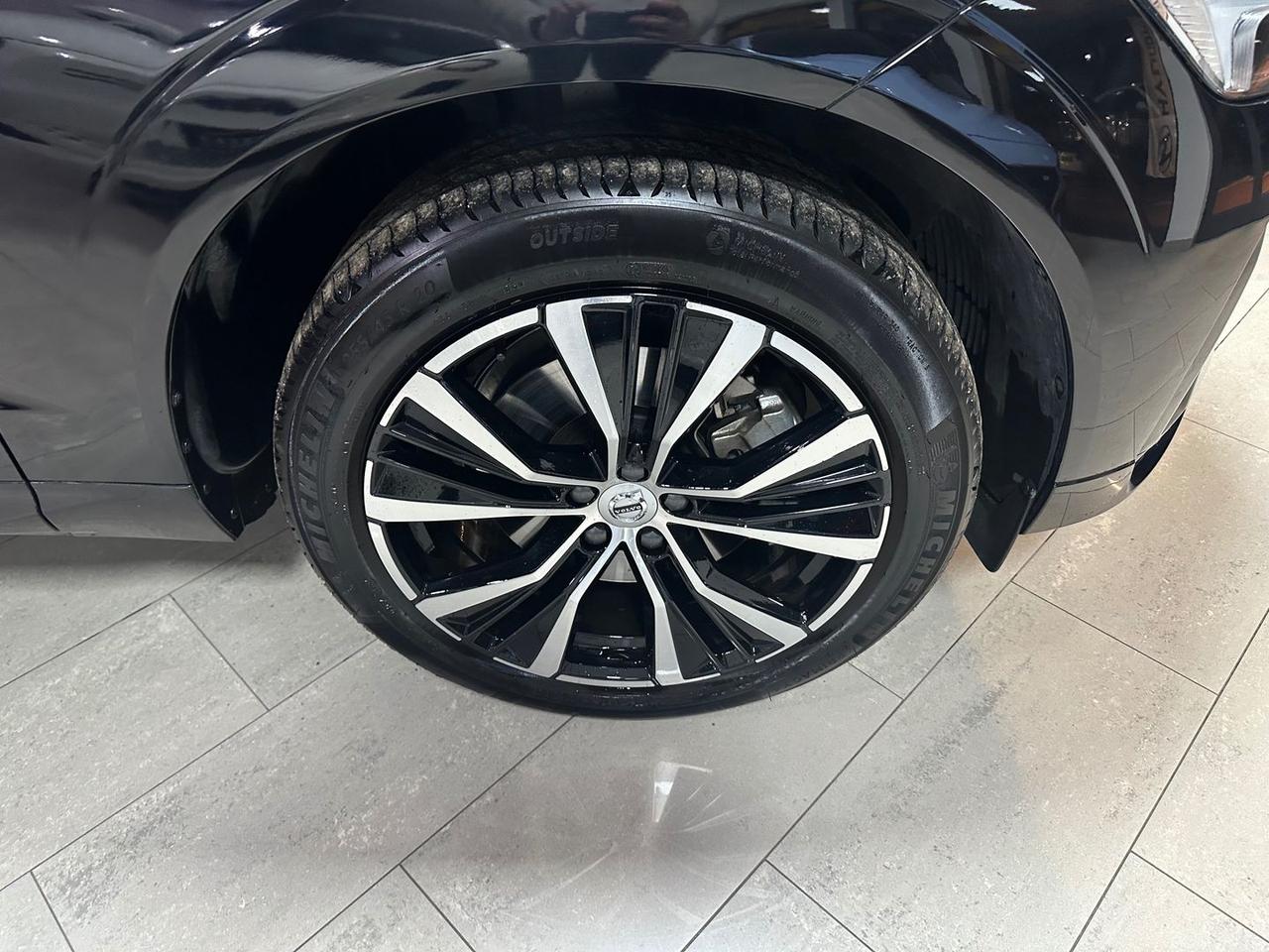 Volvo XC 60 Plus Dark 2.0 B4 MHEV N1 GARANZI #8622