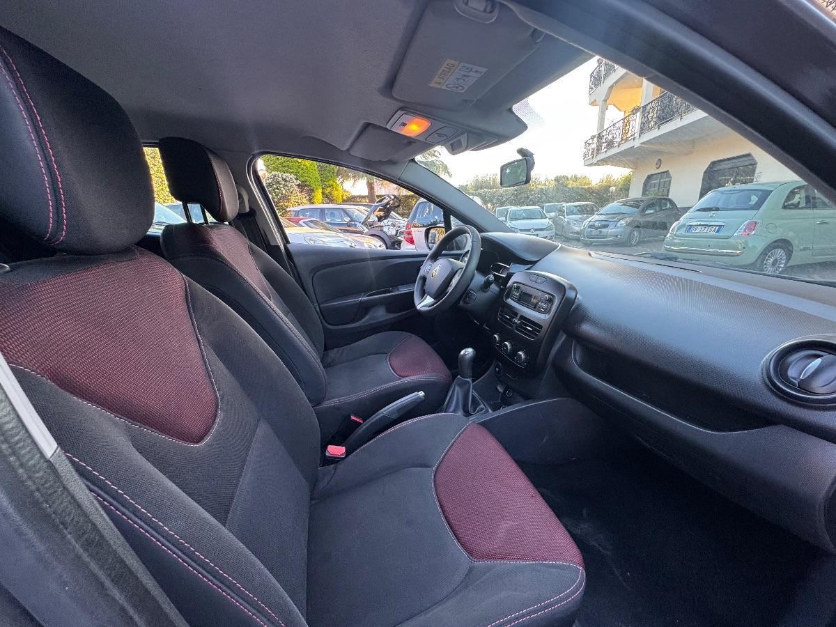 RENAULT Clio 1.2 75 CV 5p. Intens