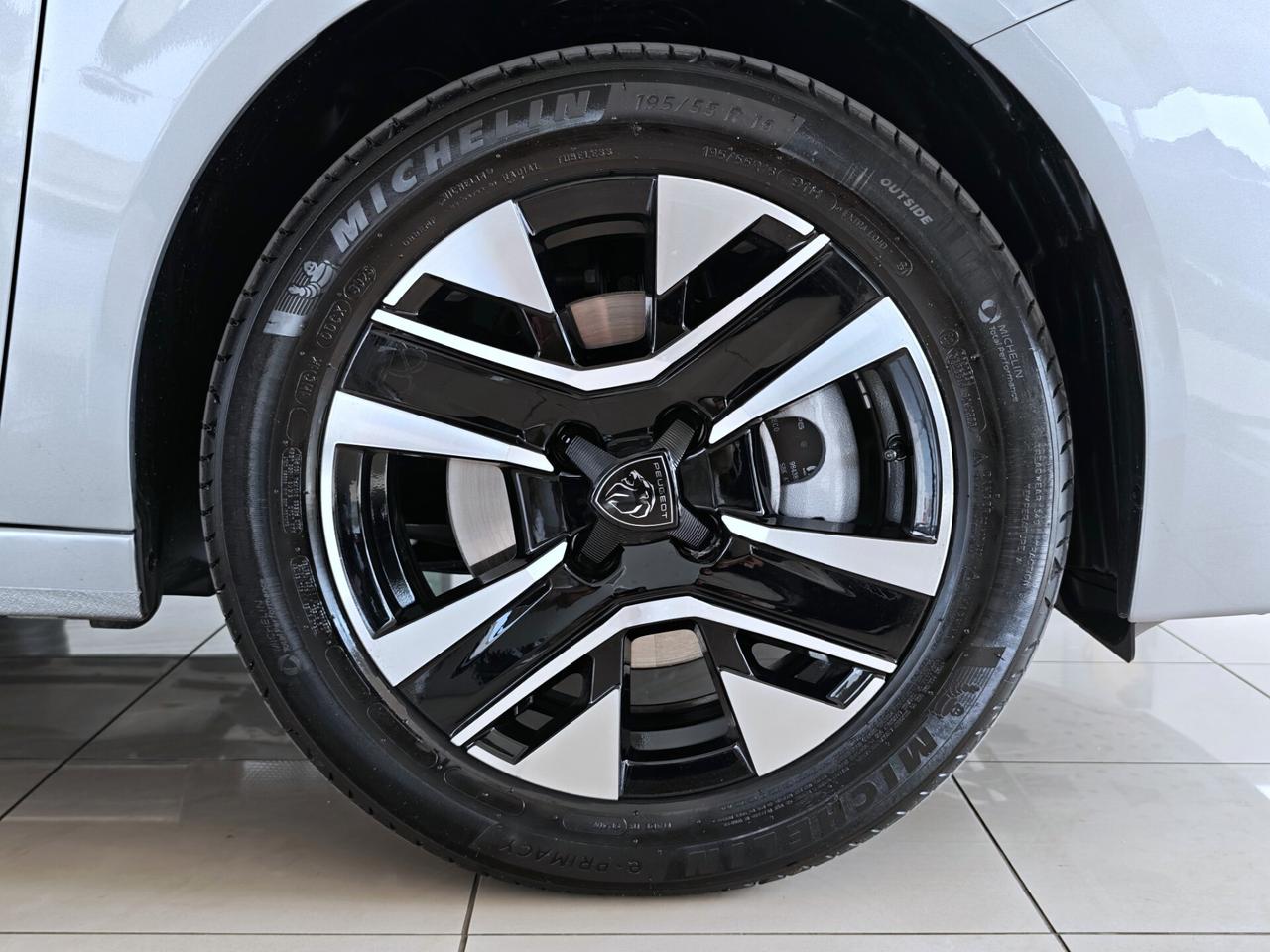 Peugeot 208 Hybrid 110cv Allure Auto 2026