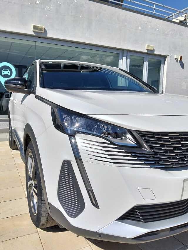 Peugeot 3008 Hybrid 180 e-EAT8 Active Pack