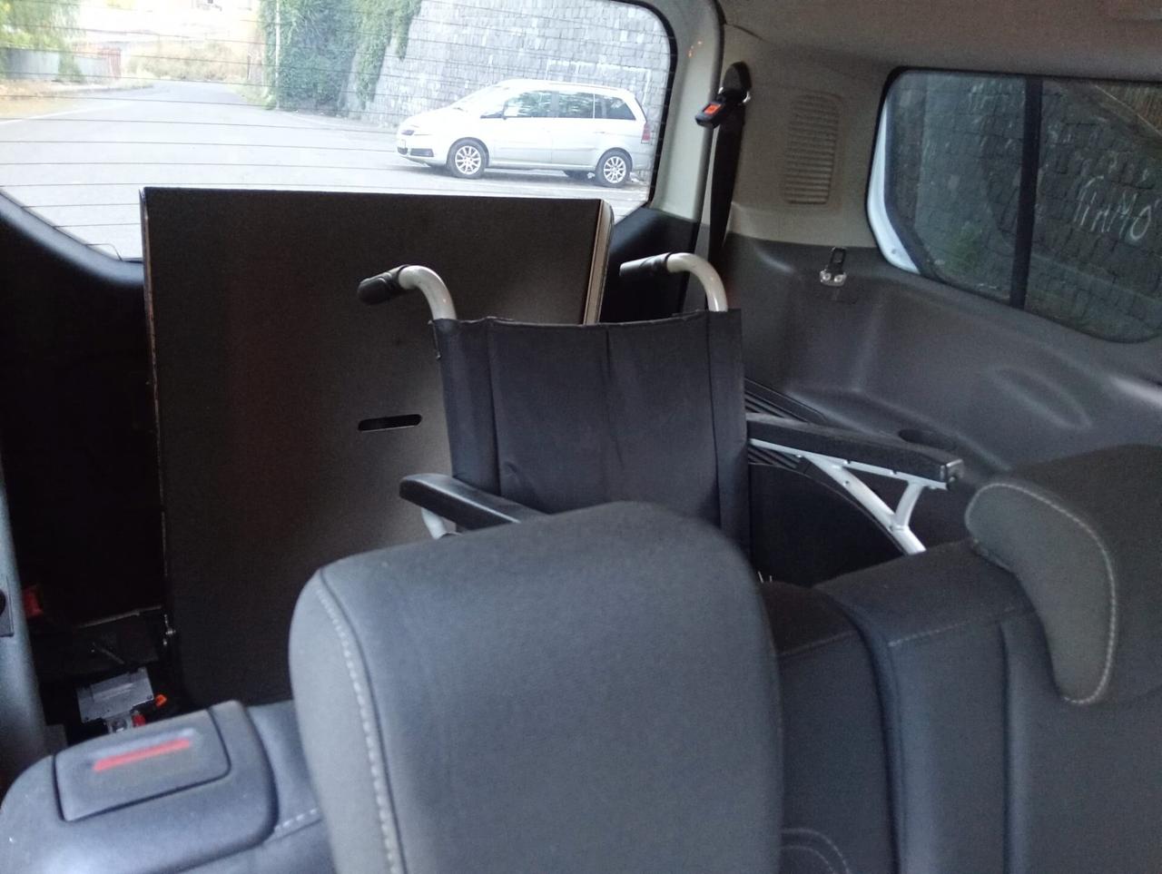 Ford Transit Connect Pianale ribassato con rampa disabili carrozzina