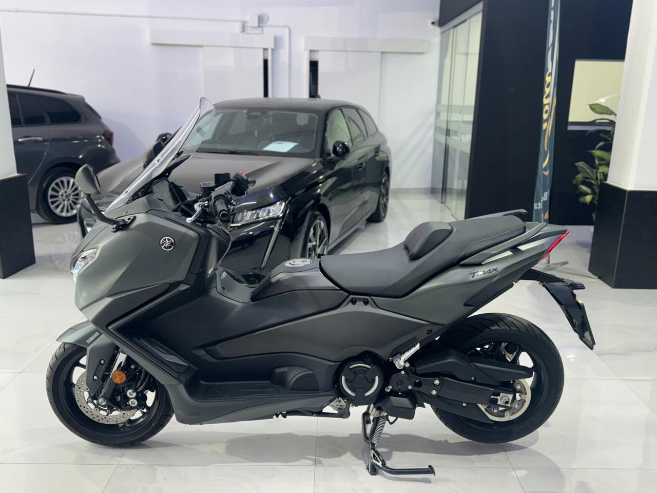 Yamaha T Max 560