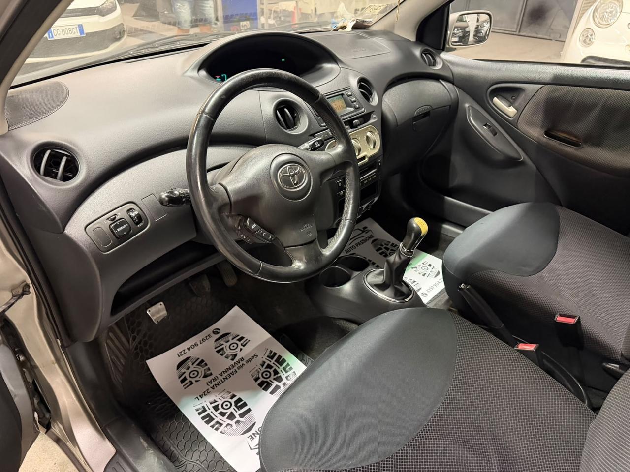 Toyota Yaris 1.3i 16V cat 5 porte Sol