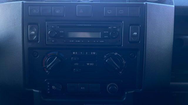 LAND ROVER Defender 90 2.4 TD4 3P CORTO SE ITALIANO da VETRINA