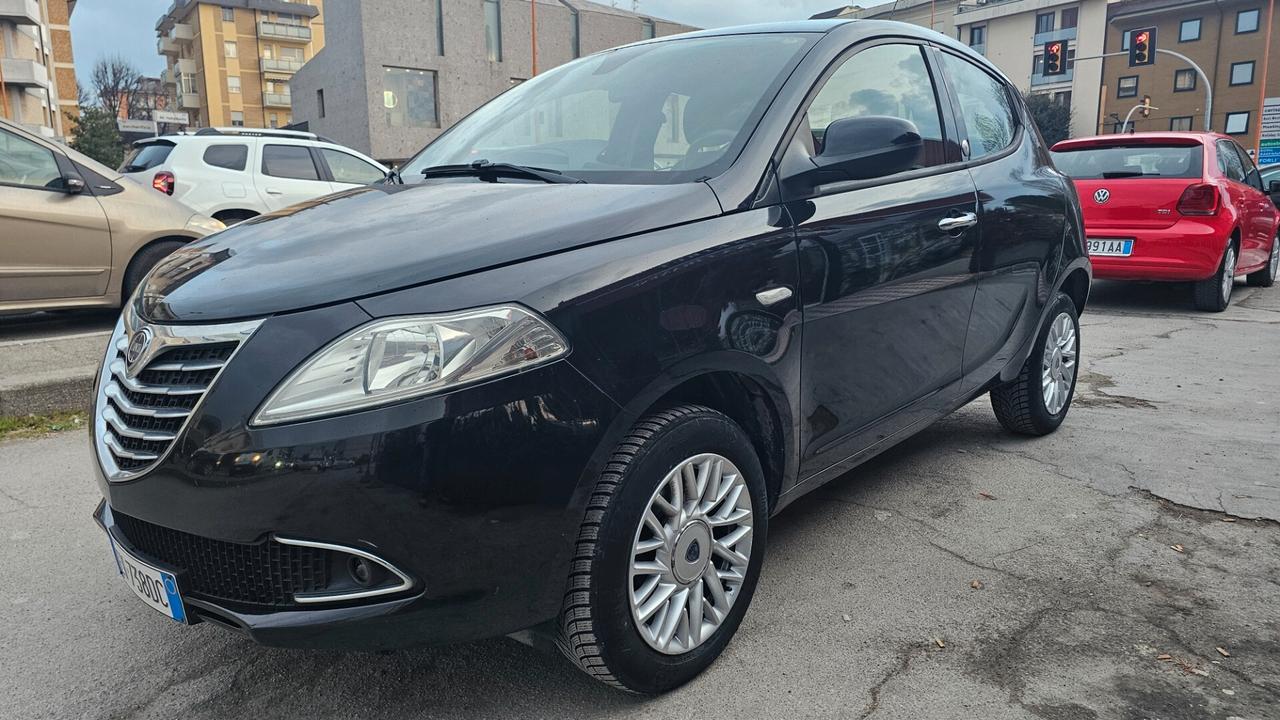 Lancia Ypsilon 0.9 TwinAir 85 CV 5 porte Metano Ecochic Gold