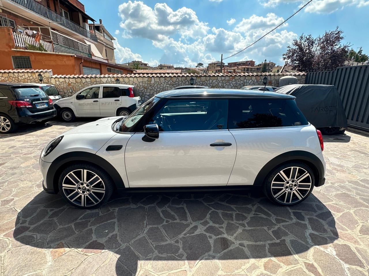 Mini 1.5 Cooper Resolute Yours Full Optional