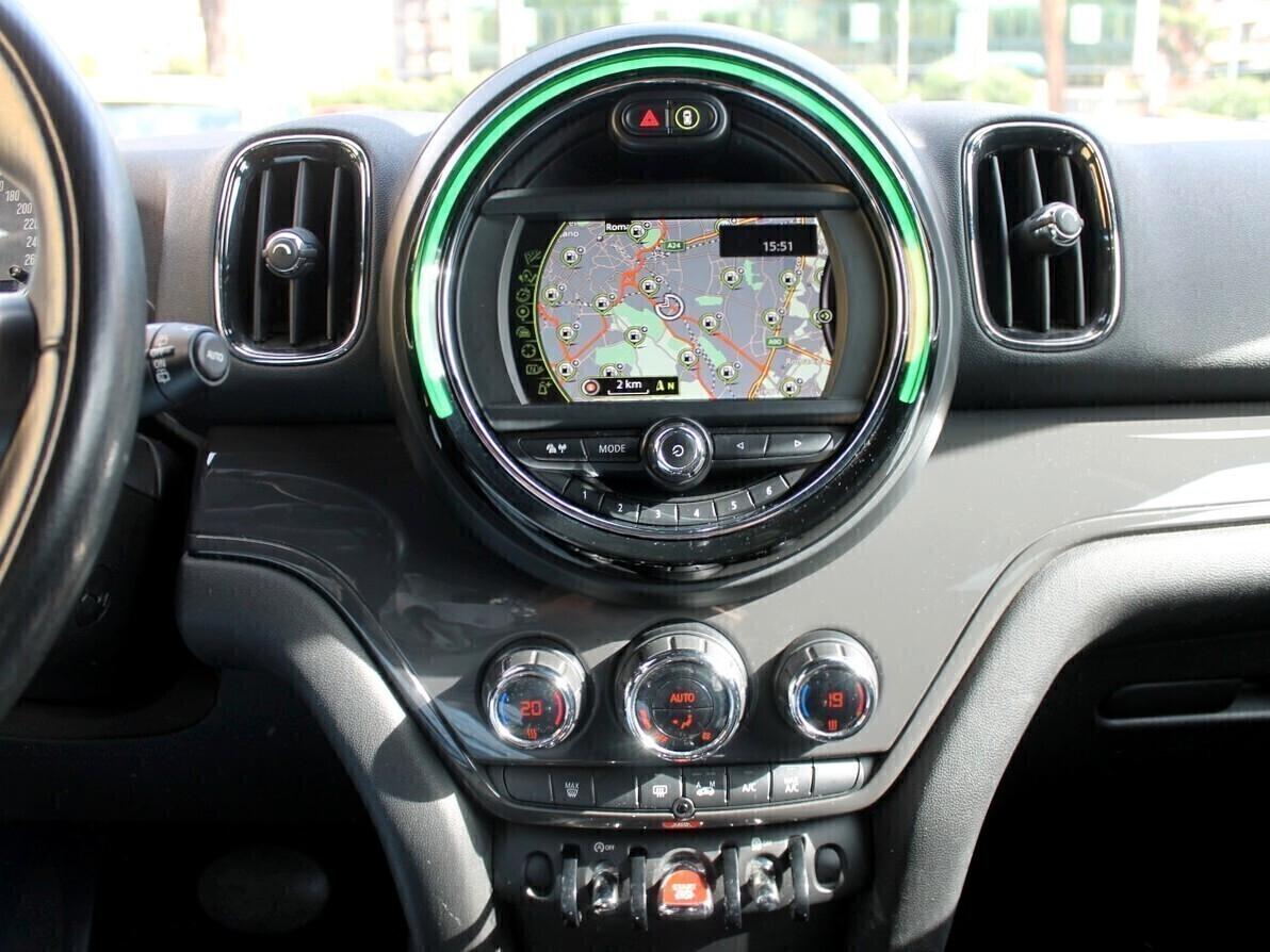 Mini Cooper D Countryman 2.0 150Cv Aut Nav PDC E6b Fari Led Bicolore