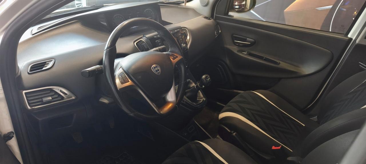 Lancia Ypsilon 1.2 69CV Gold SENSORI 2016