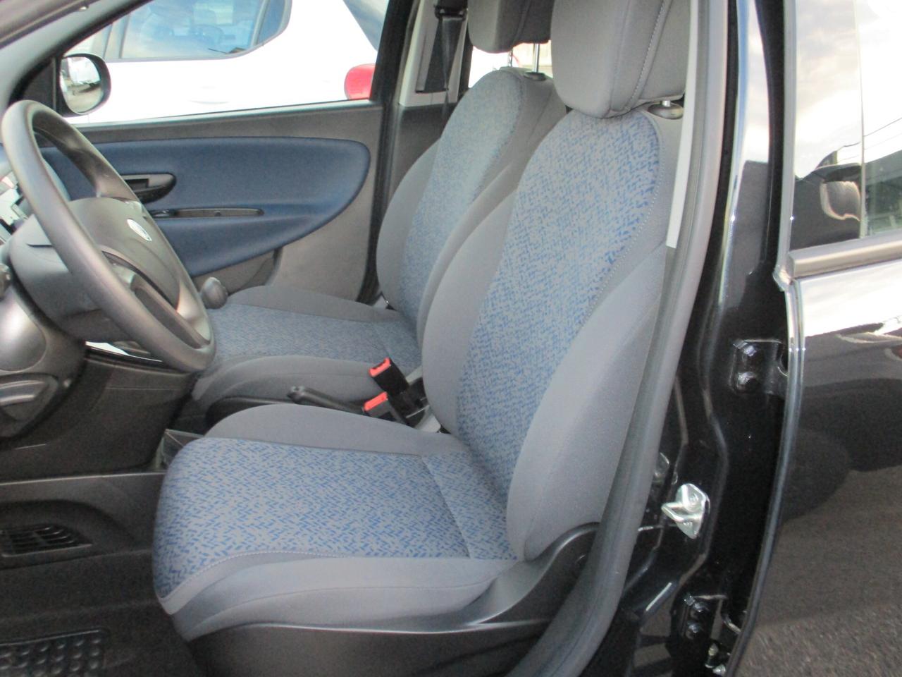 Lancia Ypsilon 1.0 FireFly 5 porte S&S Hybrid Oro