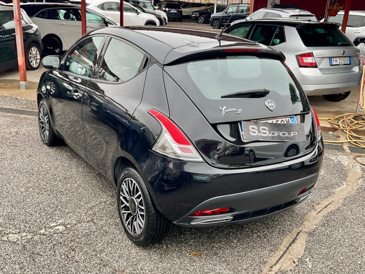 Ypsilon 1.3 MJT 16V 95 CV- S Momodesign-unipro-rate