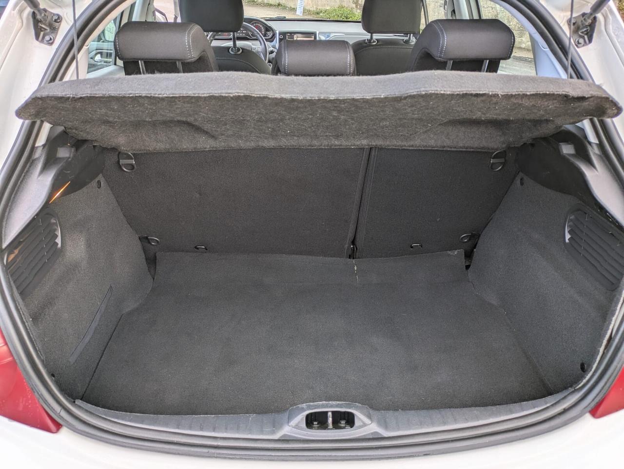 Peugeot 208 1.4 HDi 68 CV 5 porte Allure