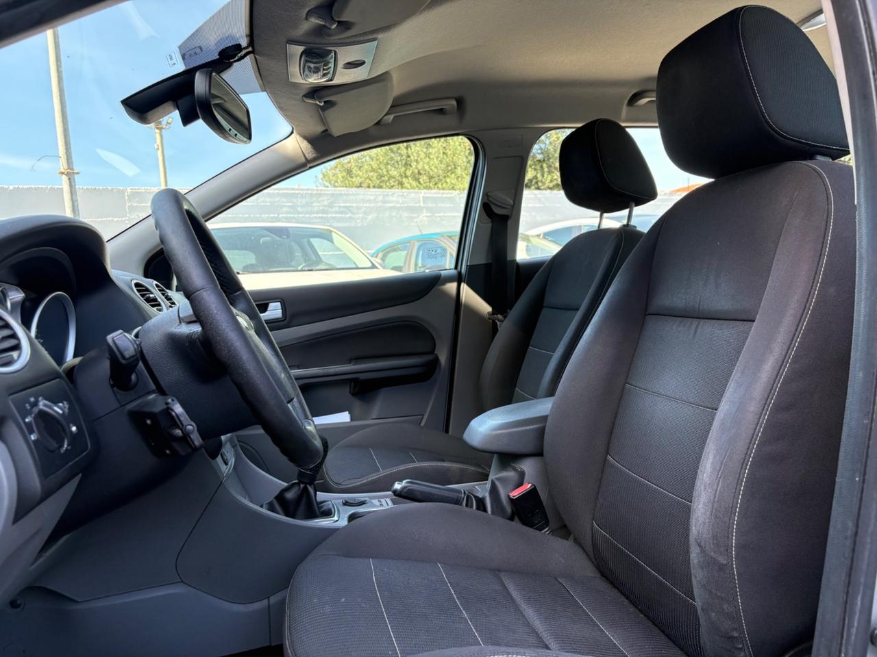 Ford Focus 1.6 gpl titanium