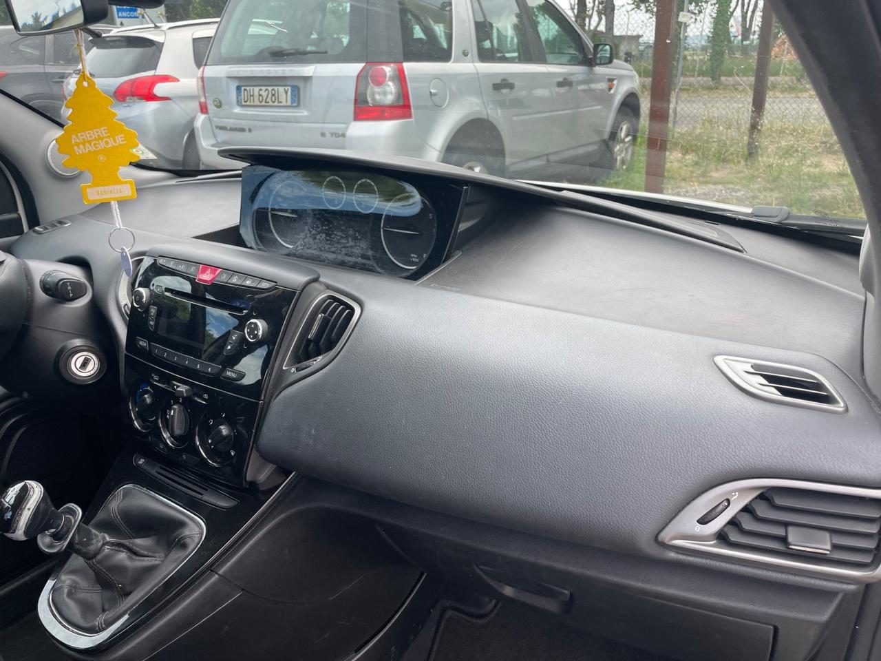 Lancia Ypsilon 1.2 69 CV 5 porte S&S Platinum