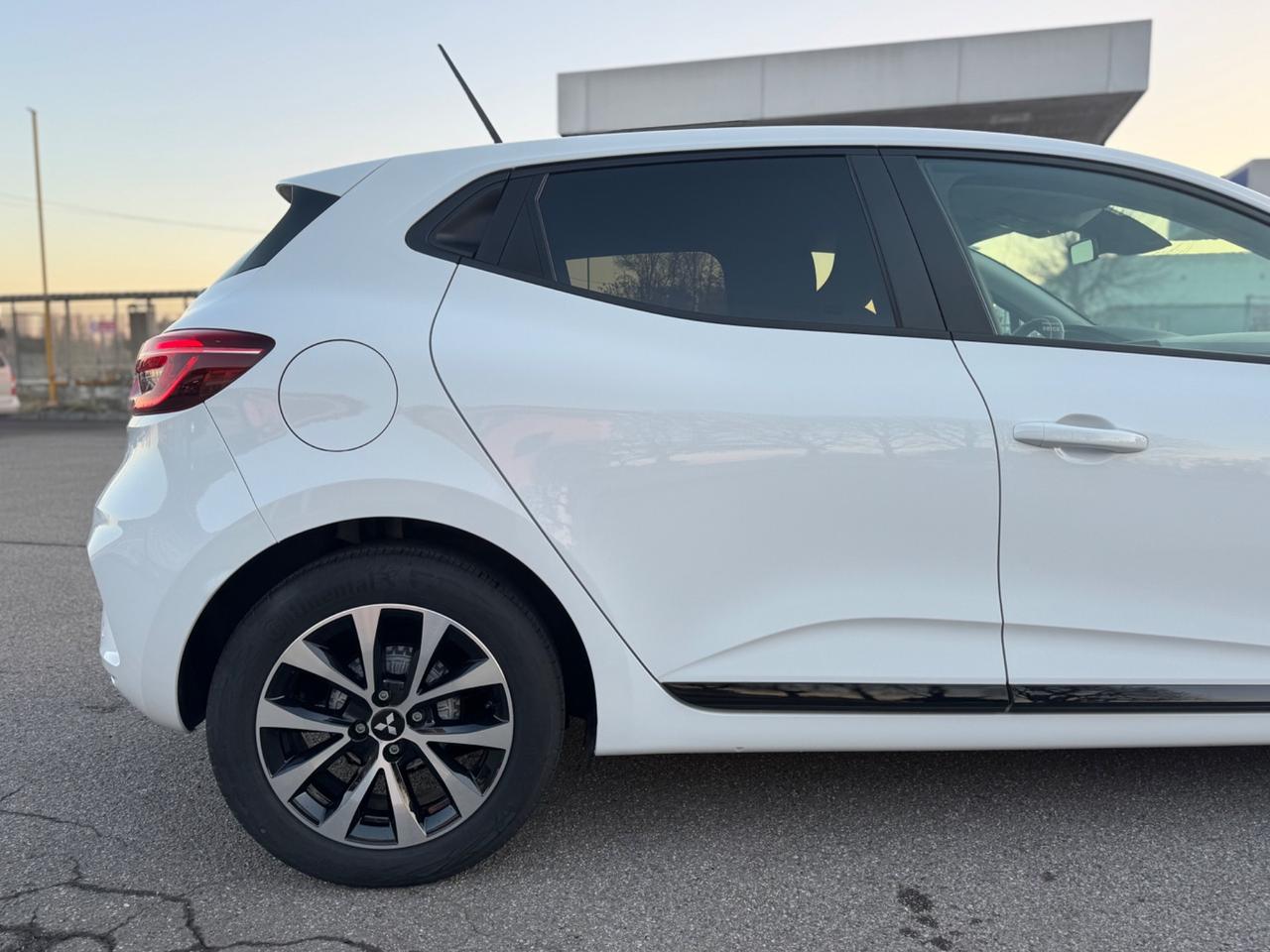 Mitsubishi Colt 1.0L turbo 90 CV Invite