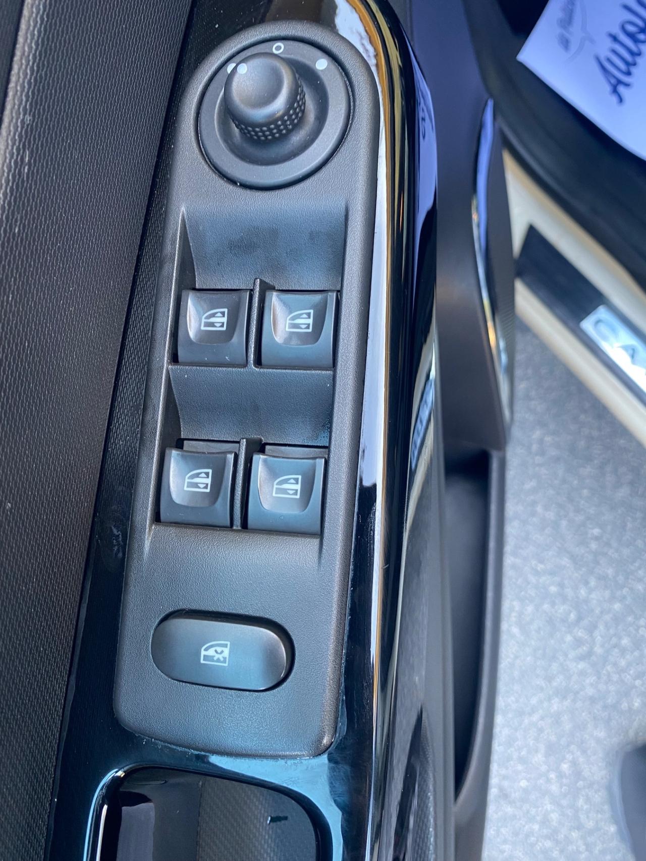 Renault Captur 1.5 dCi Anno 2014 RIGENERATO GARANZIA