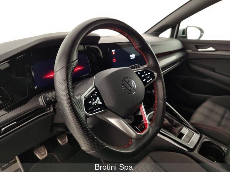 Volkswagen Golf GTI 2.0 TSI GTI