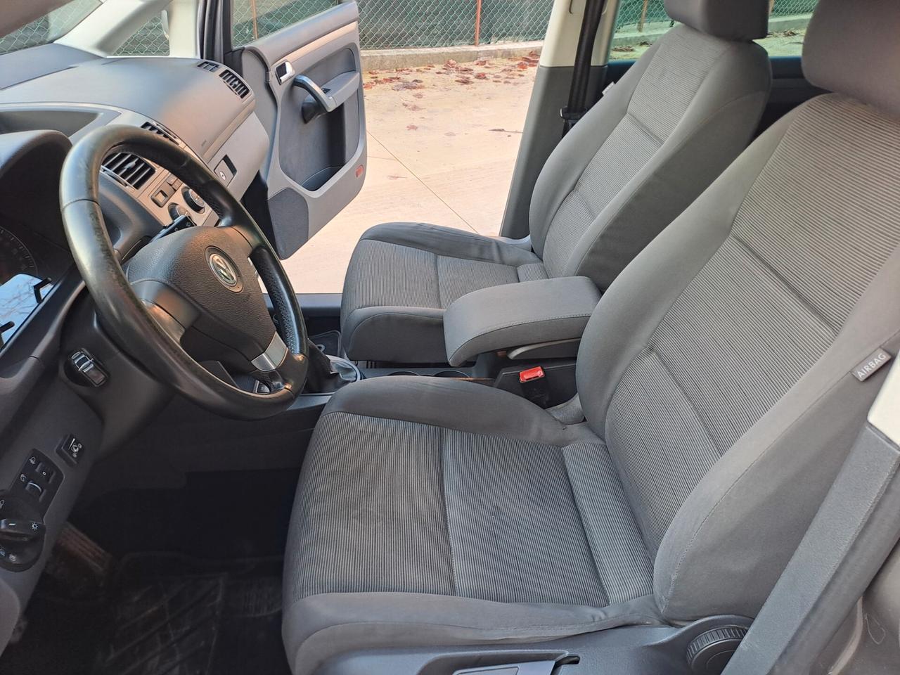 Volkswagen Touran 1.6 Conceptline Bifuel G