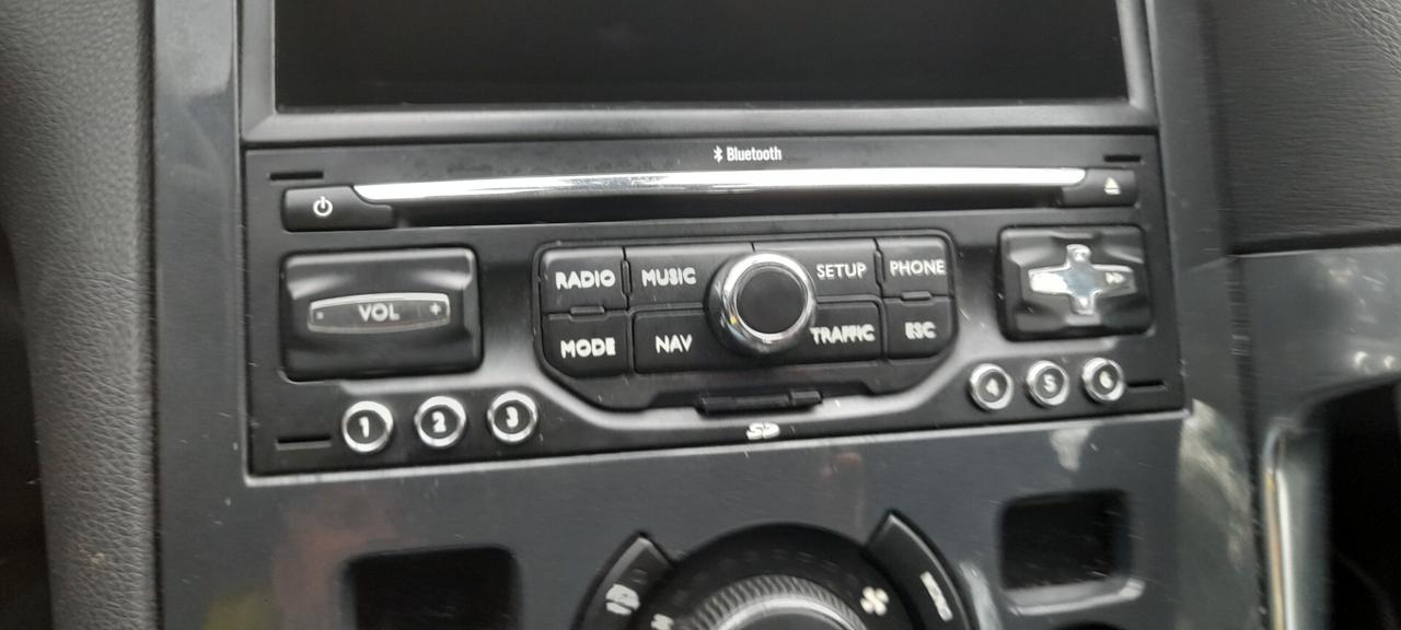 Peugeot 3008 1.6 HDi 110CV cambio robotizzato Premium