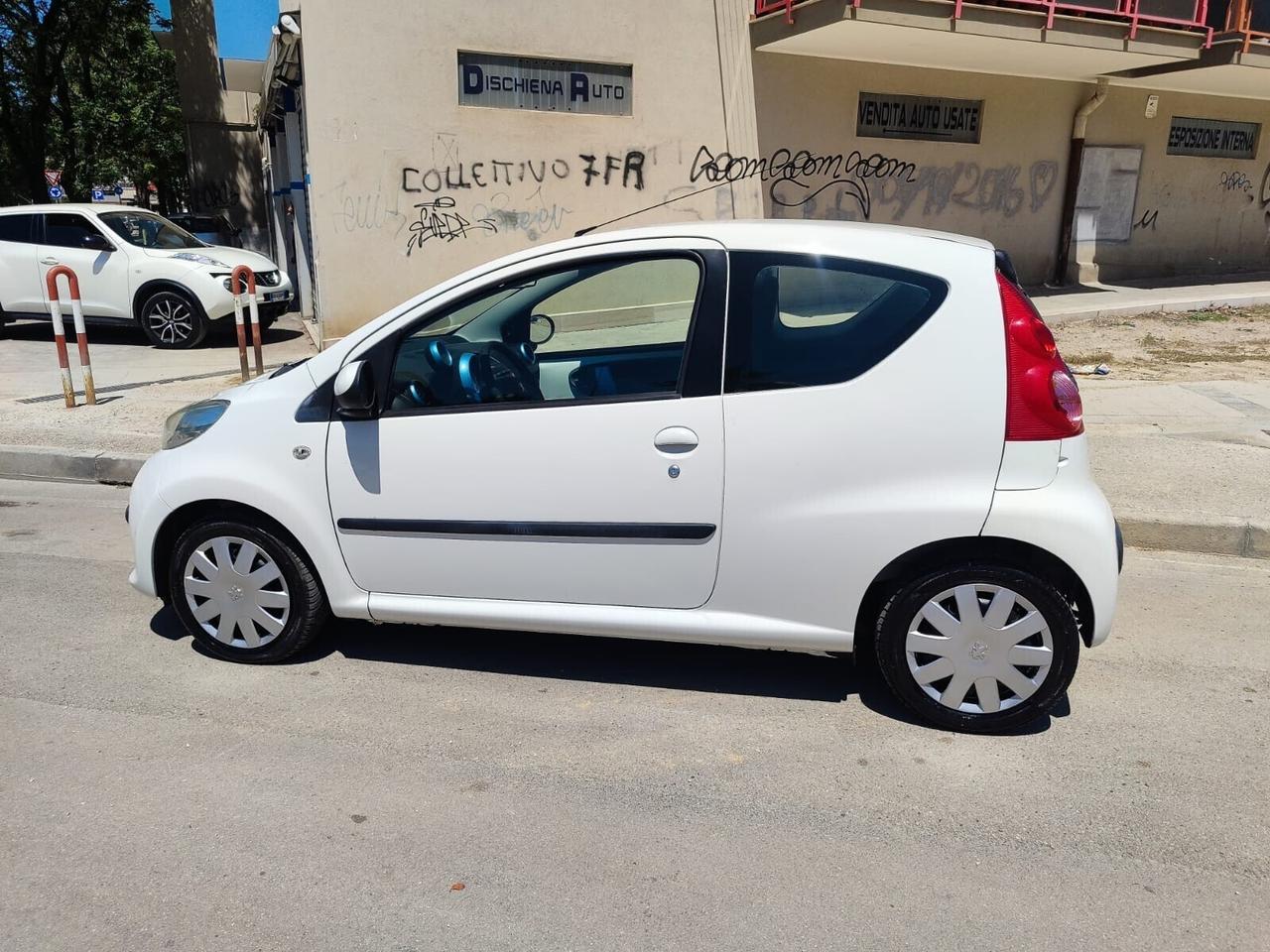 Peugeot 107 1.0 BENZ. 68CV.