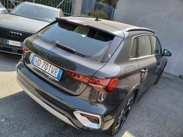 AUDI A3 allstreet TDI 110 kW S tronic Identity Contrast