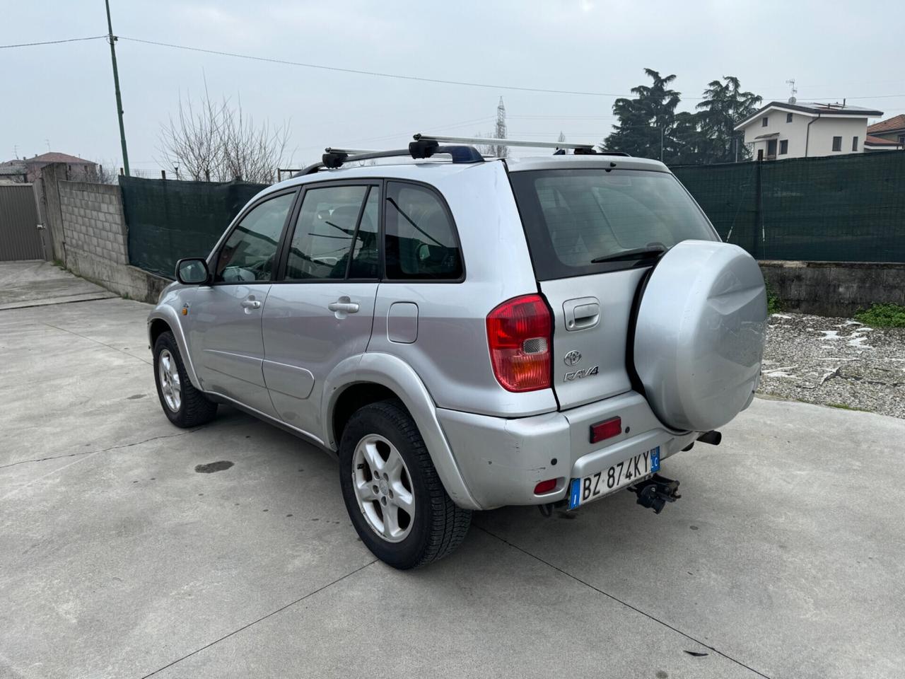 Toyota RAV 4 RAV4 2.0 Tdi D-4D cat 5 porte con gancio traino