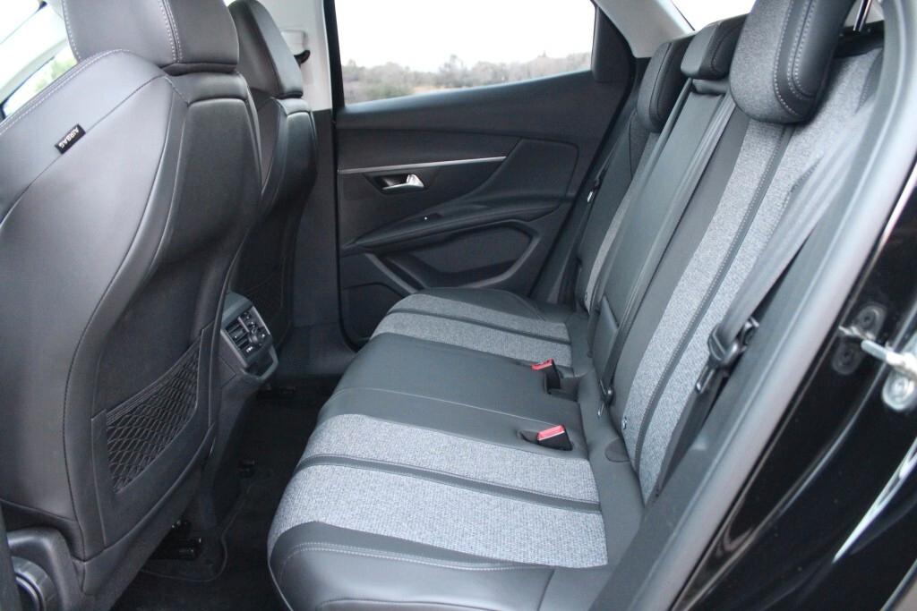 Peugeot 3008 BlueHDi 150cv *Camera *Pelle