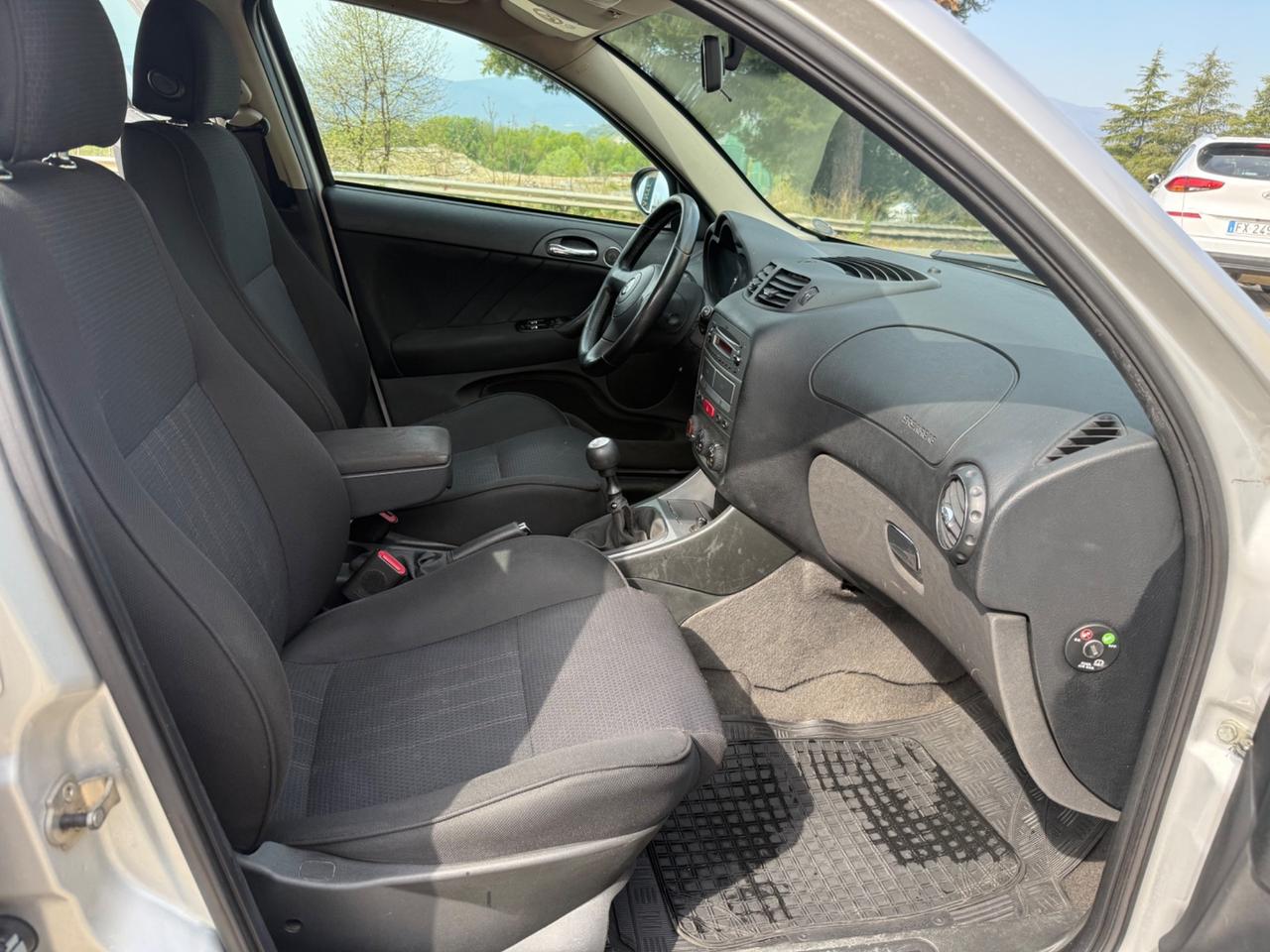 Alfa Romeo 147 1.9 JTD (120)