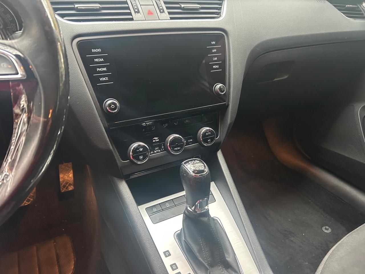 Skoda Octavia 1.5 DSG Wagon Ambition G-Tec