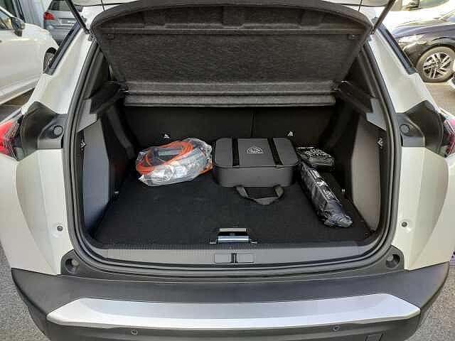 Peugeot 2008 motore elettrico 136 CV Allure