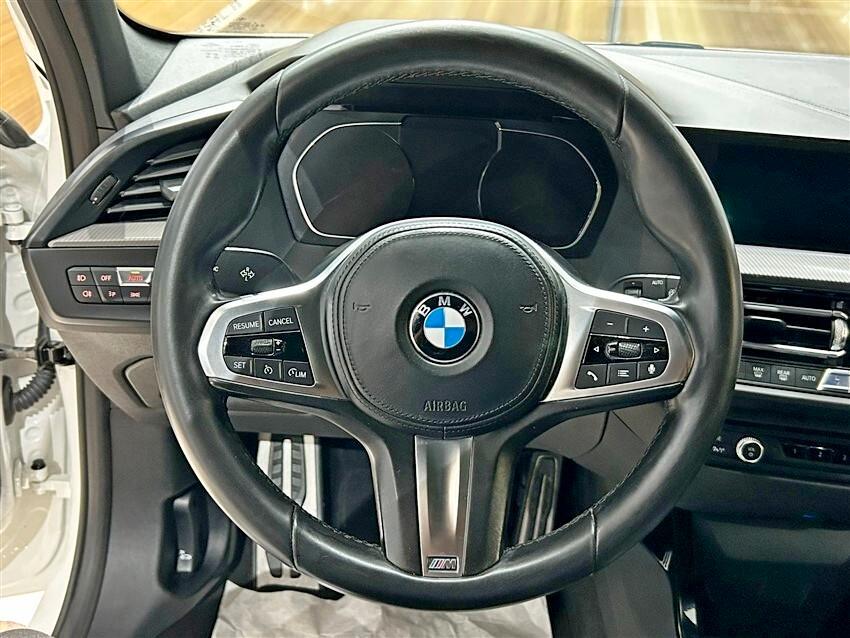 Bmw 116 116d 5p. Msport