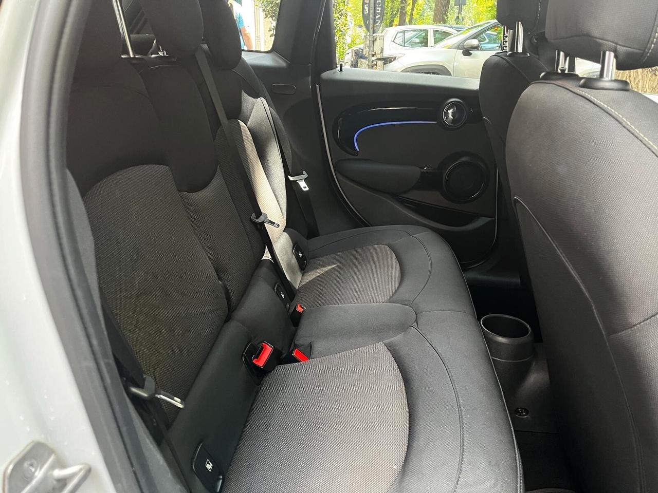 Mini 1.5 Cooper Essential