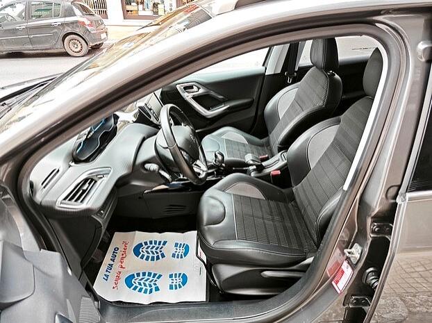 PEUGEOT 2008 1.6 HDi 100 cv *89.000 KM* - 2017