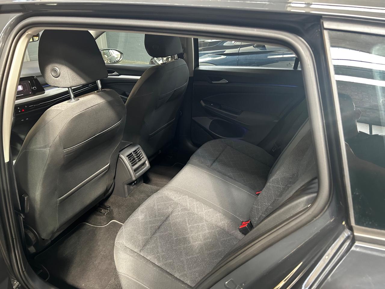 Volkswagen Golf variant 2.0 TDI 115 CV SCR Life Neopatentati